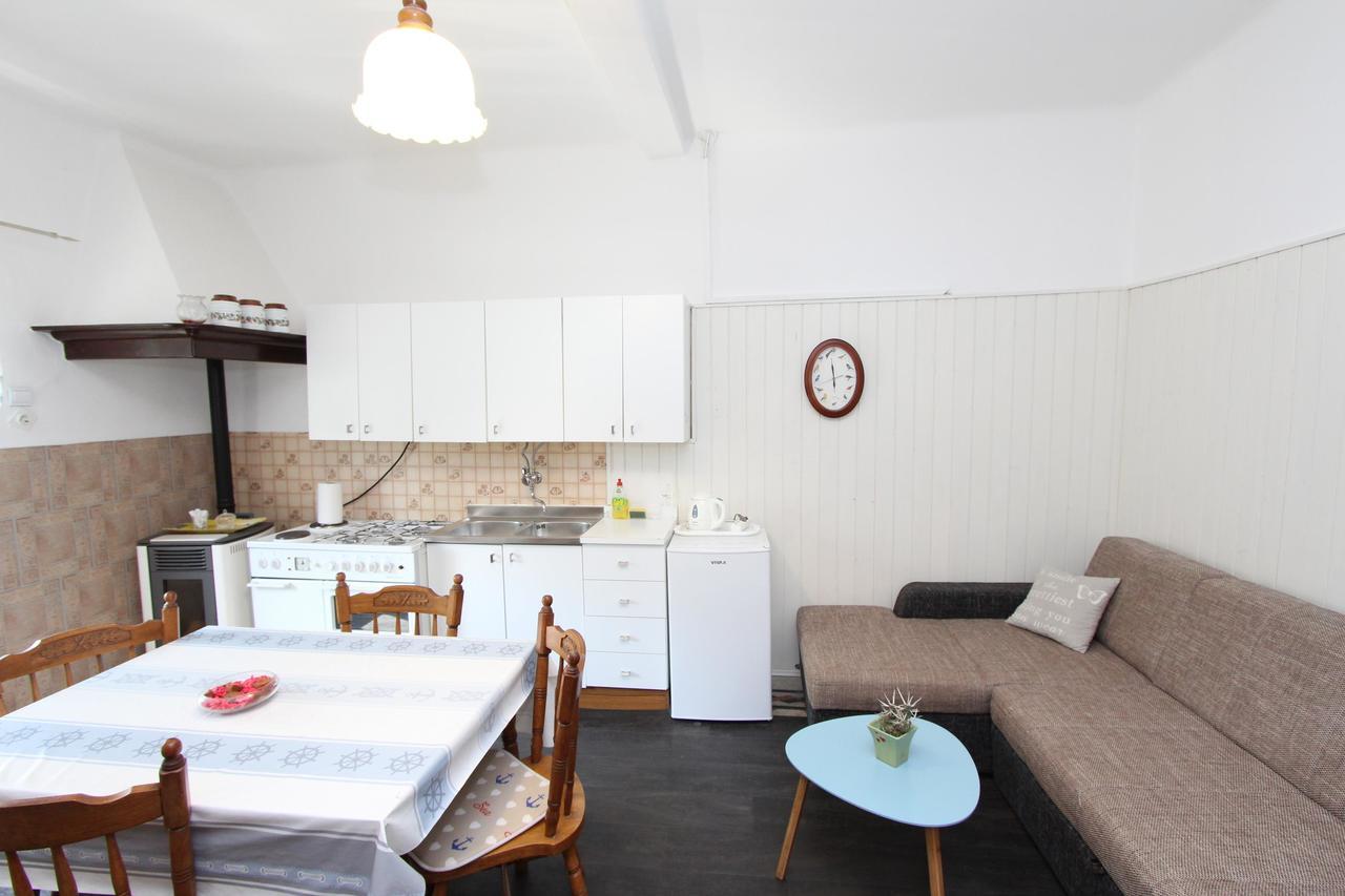 Rosanna Apartment *