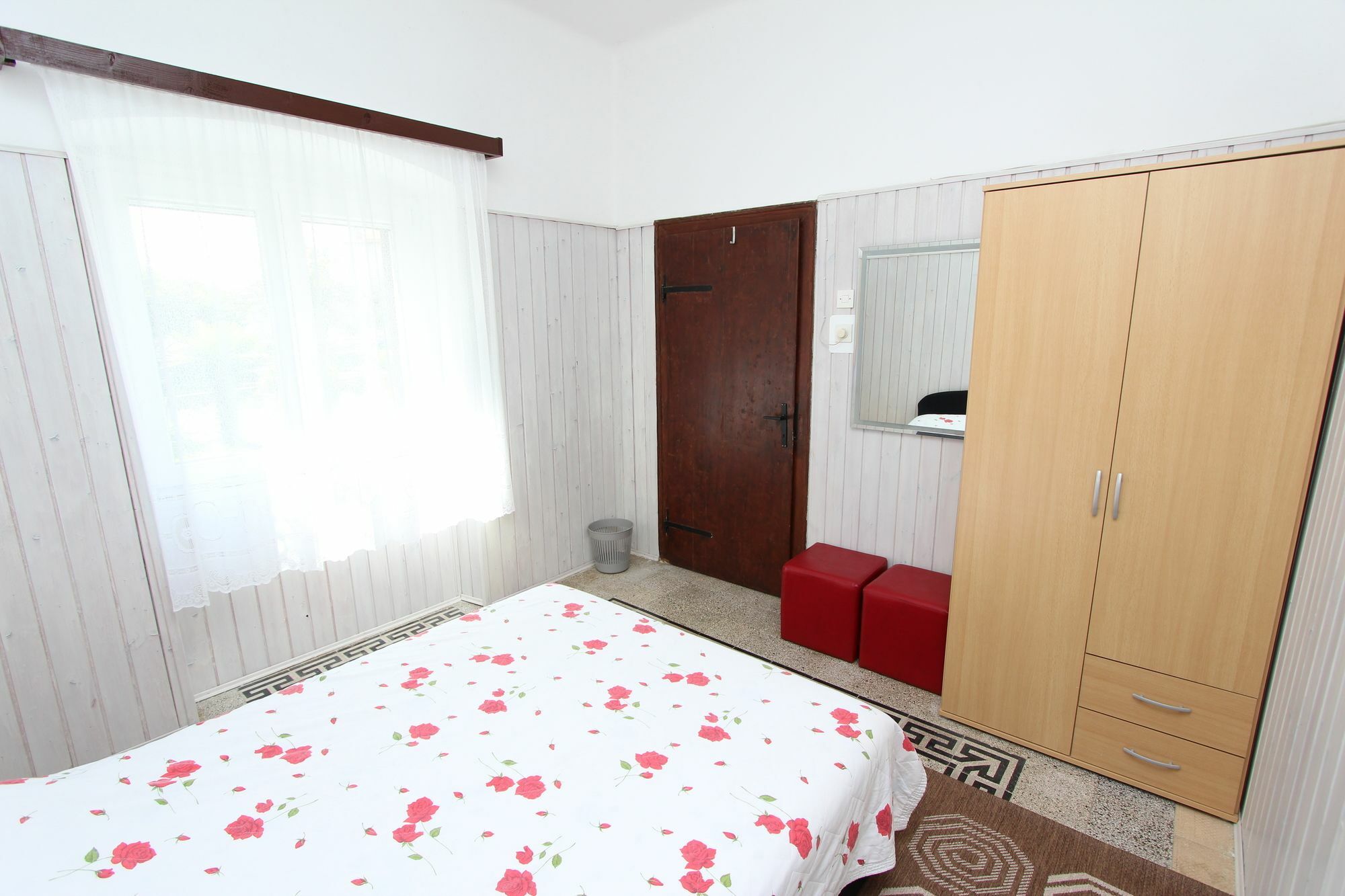 Rosanna Apartment *